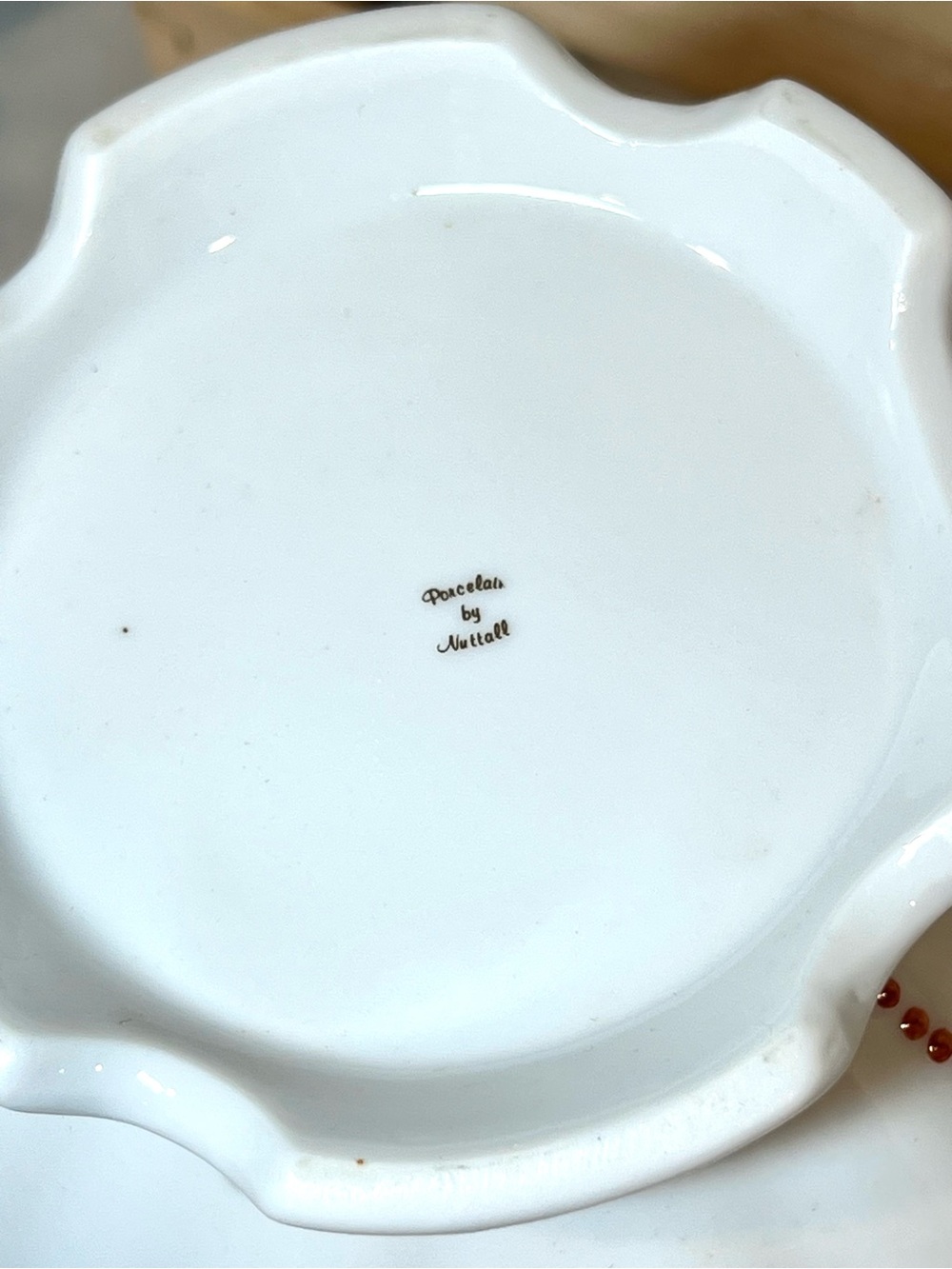 White Porcelain Teapot w Seashell Design | Japanese Kakiemon Style Scrollwork - Picture 13 of 15